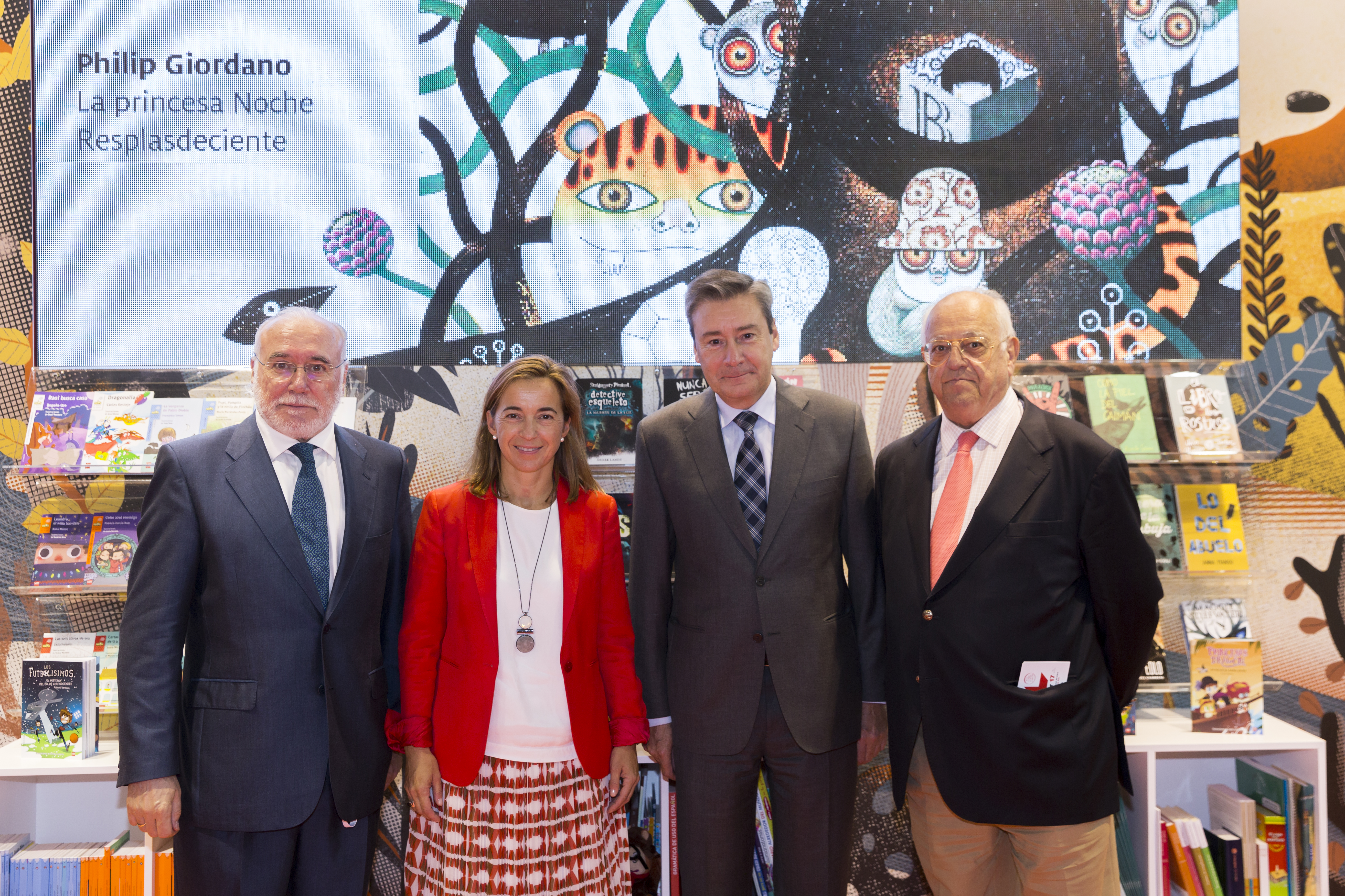 Cargos de SM en el stand del Liber 2017