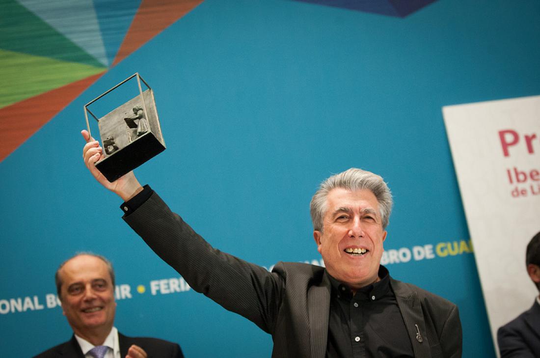 Jordi Sierra i Fabra recibe el IX Premio Iberoamericano SM de Literatura Infantil y Juvenil